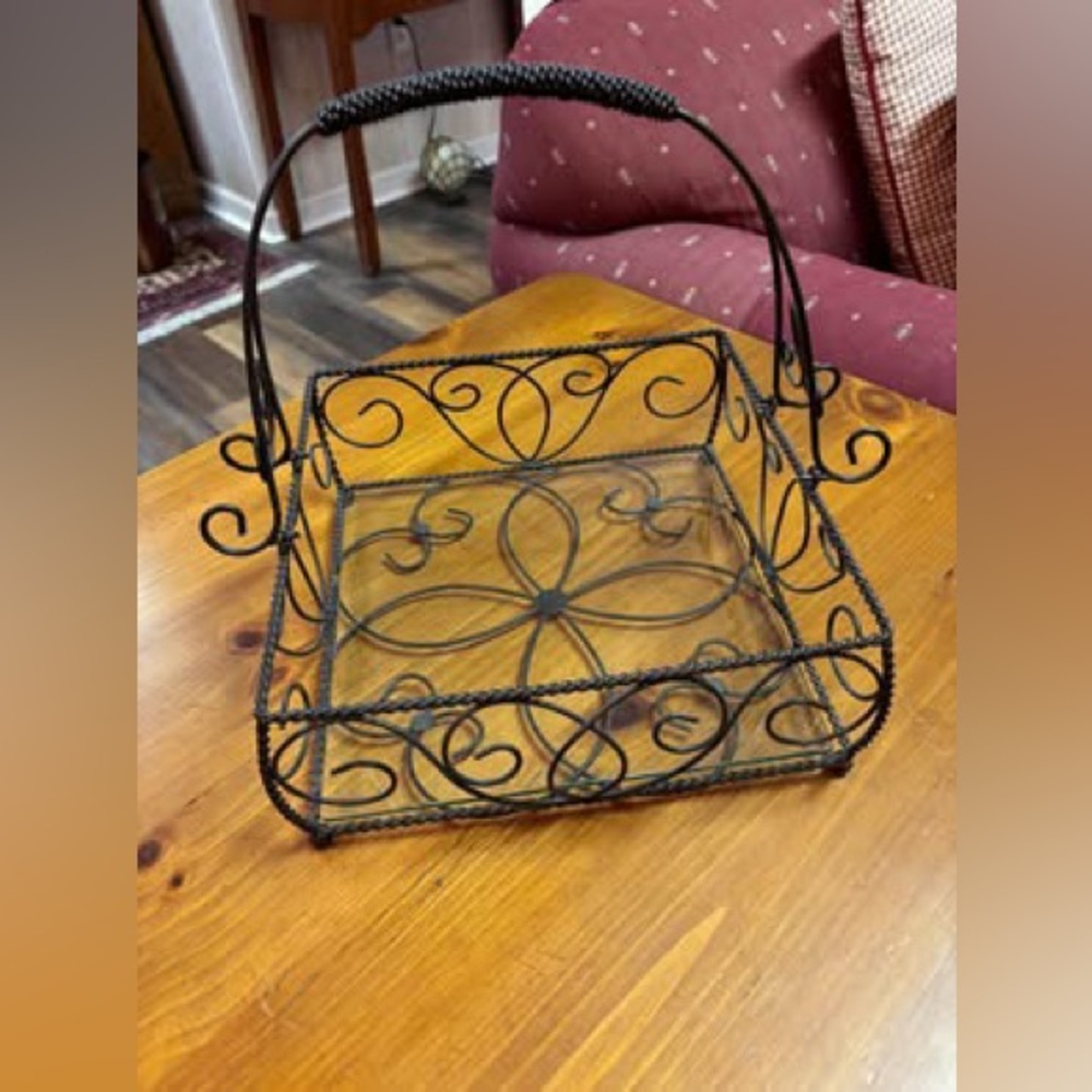 Southern Living at Home Jamestown Centerpiece